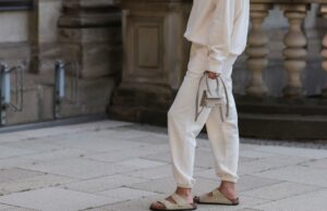 As sandálias de plano são um elemento básico de verão, e esses 17 pares de suporte custam menos de US $ 40 As sandálias de plano são um elemento básico de verão, e esses 17 pares de suporte custam menos de US $ 40