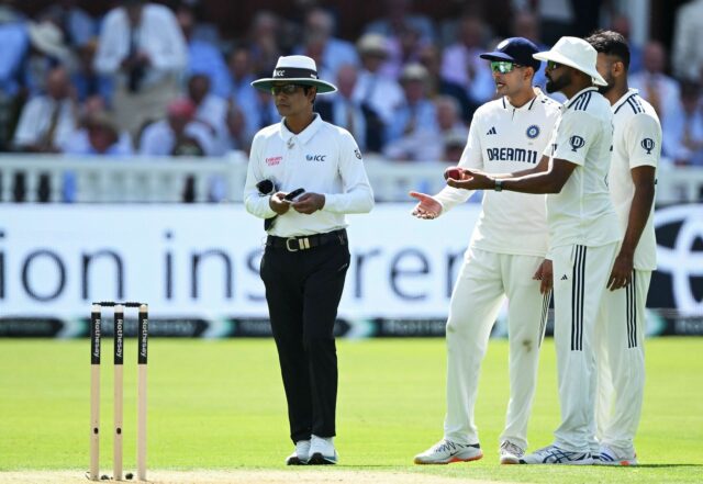 "Às vezes a cerâmica é um pouco estúpida" - a compra de Michael Vaughan, Eng vs Ind 2025, muda a bola alterando a bola no 2º dia de teste

