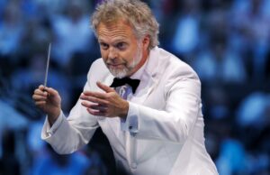 Assentos vazios, não duvide: o Phil abre sua temporada de Hollywood Bowl nas notas de umbl Assentos vazios, não duvide: o Phil abre sua temporada de Hollywood Bowl nas notas de umbl