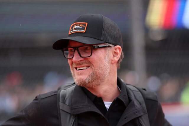 Assista: a estrela da NFL Malik Nabers, Dale Earnhardt Jr.

