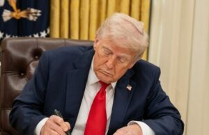 Que ordem da ordem executiva de Trump para suas contas de aposentadoria Assista ao vivo: Donald Trump assina uma grande conta maravilhosa à direita