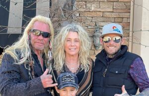 Atualização assustadora na morte do cachorro O neto de Bounty Hunter, 13, depois que o adolescente foi acidentalmente baleado por seu pai Novos detalhes de Harviga apareceram em Skytte Death by Dog The Bounty Hunter, neto de Duane Chapman, Anthony Zecca, com apenas 13 anos - Anthony é filho de Gregory Zecca, filho da esposa de Chapman, Franci (a família é retratada em 2022)