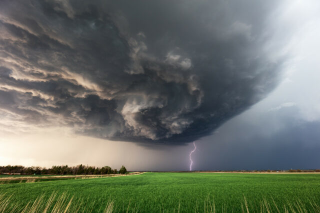 Aviso grave de tempestade em 2 estados, pingue-pongue bola de pong pong pong

