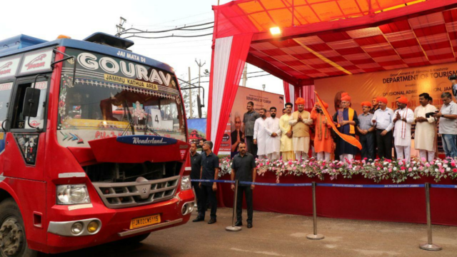 Baba começa 2025 America; JK LG Mansoj Sinha Batch Boch

