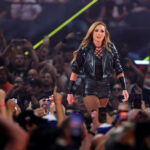Becky Lynch junte -se ao novo piloto de comédia FX 'Movers'