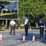 O homem de 21 anos foi baleado no tronco e nas nádegas, e a segunda vítima, 22 anos, foi explodida na axila e no ombro quando as balas voaram por volta das 6 da manhã na Avenida Brush, perto da Schley Avenue, no pescoço de Troggs, ao lado de Ferry Point Park, informou a polícia.