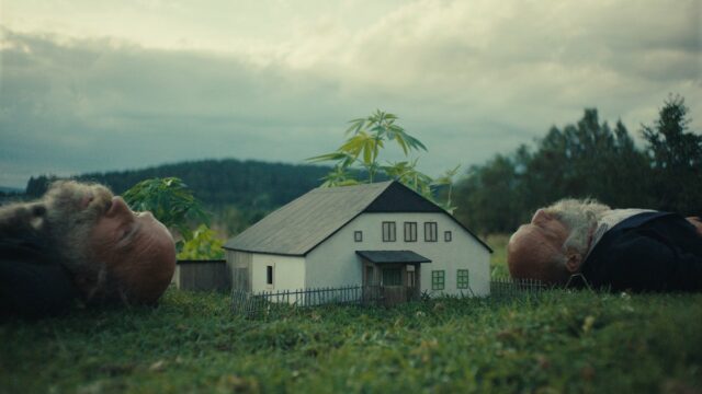 "Better to Crazy in the Wild" assume o prêmio máximo em Karlovi Vary Film Festival

