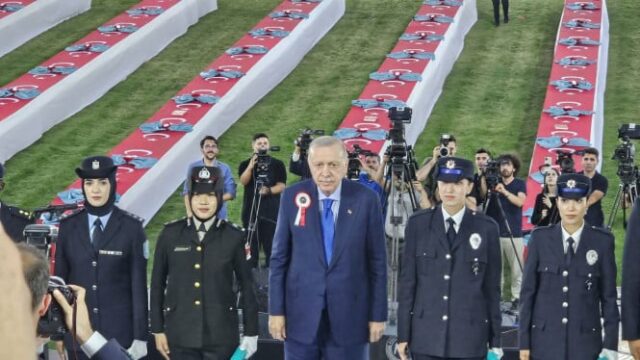 Bloles Indonésia, Brigadeiro Putri Aisah Lidel conquistou o primeiro lugar no Turk Akpol

