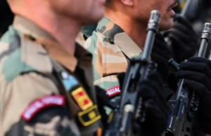 Borermind Attack Mastermind, assessor morto entre três terroristas no Srinky Borermind Attack Mastermind, assessor morto entre três terroristas no Srinky