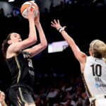 Breanna Stewart brilha com 24 pontos para liderar a liberdade ao lado de Caitlin sem Clark Fever
