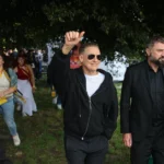 Bryan Adams com uma estrela perto de Wawel. A estrela canadense tocará em Cracóvia