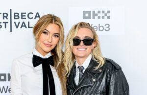 Bush de Chrishell é combinado com o elaborado casamento temático medieval Bush de Chrishell é combinado com o elaborado casamento temático medieval