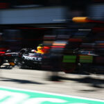 Cadillac F1 Drive com prontamente de carro no motorista do motorista europeu