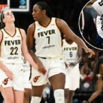 Aliyah Boston #7 ajuda Caitlin Clark No. 22 Indiana Fever vai para o banco depois que ela foi retirada do jogo com uma lesão na segunda metade da partida contra o Connecticut Sun no Jardim TD em 15 de julho de 2025 em Boston, Massachusetts.
