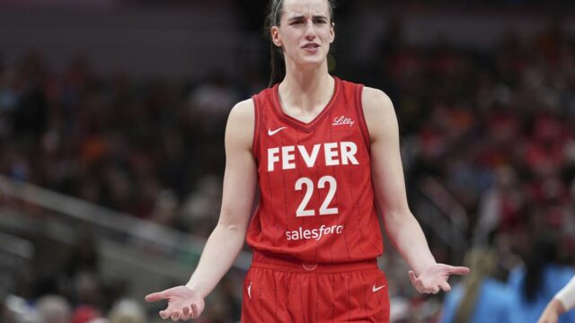 Caitlin Clark pode ser de lado novamente com outra lesão voltada para o All-Star Weekend

