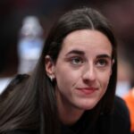 Caitlin Clark retorna ao tribunal para inspirar os jovens Hoopers em Des Moines no meio da reabilitação de lesões
