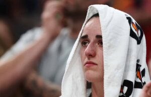 Caitlin Clark se retirou do fim de semana do WNBA All-Star devido a lesão Caitlin Clark, de Indiana Fever, vive no banco depois de um ferido na segunda metade de um jogo de basquete da WNBA