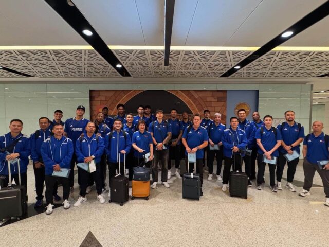 Gilas Pilipinas chega à cidade da Arábia Saudita grave em frente à Copa Asiática da FIBA.