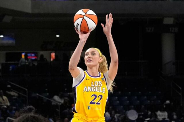Cameron Brink de La Sparks retorna após 13 meses de recuperação do LCA

