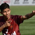 Capitão do Nepal Sabitra Bhandari assinado pelo clube A-League Wellington Phoenix