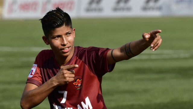 Capitão do Nepal Sabitra Bhandari assinado pelo clube A-League Wellington Phoenix

