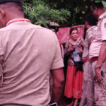 Carnaraka: Mulher russa morava com dois filhos no Goekarna