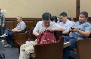 Casación foi rejeitado pela Suprema Corte, disse que Budi permaneceu condenado a 16 anos de prisão. Casación foi rejeitado pela Suprema Corte, disse que Budi permaneceu condenado a 16 anos de prisão.