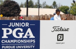 Charlie Woods retorna com um começo fixo no campeonato júnior da PGA Charlie Woods retorna com um começo fixo no campeonato júnior da PGA