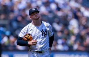 Clarke Schmidt provavelmente precisa de cirurgia de Tommy John em Cruszarka para girar os Yankees Clarke Schmidt #36 de New York Yankees reage depois de desistir de três marchas em casa.