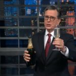 Colbert brinde Canon Shaman para incluir Trump via Epstein e, em seguida, os antecedentes do vídeo da teoria da conspiração até monstros