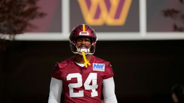 Comandantes da LB Von Miller presta homenagem a Kobe Bryant e ex -companheiros de equipe com um novo número


