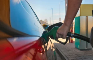 Combustível mais barato para idosos. Muitos deles não sabem que têm direito a um desconto Combustível mais barato para idosos. Muitos deles não sabem que têm direito a um desconto