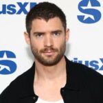 GetTyimages 2224028369 David Korenswet e Julia Best Warner estreia no tapete vermelho