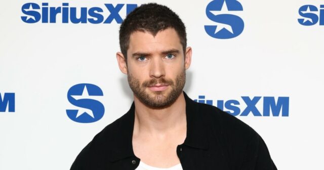 GetTyimages 2224028369 David Korenswet e Julia Best Warner estreia no tapete vermelho