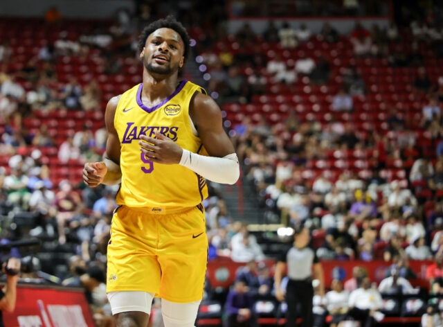 Como assistir Meltinic vs Lakers: Crie Live Napa Real Napa, Bronny James, TV Cellel

