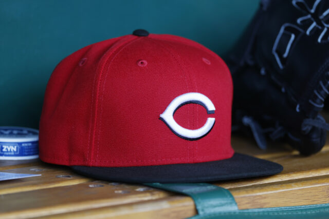 Como comprar Cincinnati Reds MLB Bristol Motor Speedway Classic: Jerseys Shop, Cappelle

