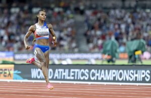 Como é Sha’Carri Richardson para o Campeonato Mundial de 2025 da competição na URSATF Nationals? Sha'Carri Richardson em 2025 Met Gala, Fonte: Getty