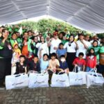 Companheiro: mil uniformes escolares com shakes, 1000 uniformes de canal e equipes escolares para crianças de motocicleta