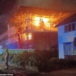 A casa de Biborka e Charles Bellhouse subiu em chamas em 29 de dezembro de 2022, com 60 bombeiros correndo para controlar o fogo