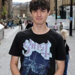 Os jovens começaram a responder às notícias de que o plano de trabalho de dar a eles o direito de votar nas próximas eleições gerais, algo que Charlie McNulty, de 17 anos, discordou de Newcastle, discordou de