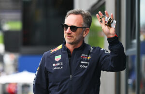 Cristão de Cornute pausa silenciosamente nas mídias sociais depois da bolsa vermelha Cristão de Cornute pausa silenciosamente nas mídias sociais depois da bolsa vermelha