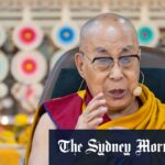 O Dalai Lama em caso de comemorar seu 90º aniversário no Templo de Tsuglakhang em Dharamshala na segunda -feira.