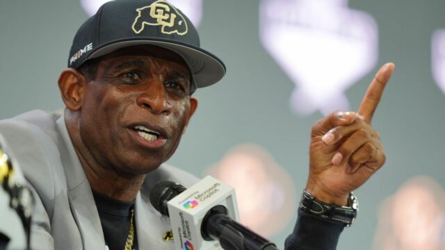 Deion defende a tampa salarial para o futebol universitário

