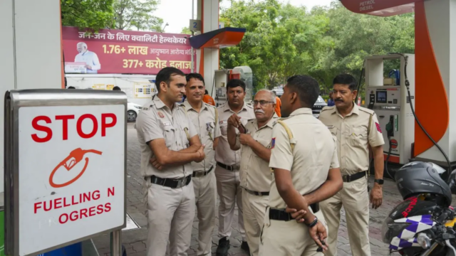 Delhi realiza esses veículos na venda de combustível; Câmeras, policiais usados


