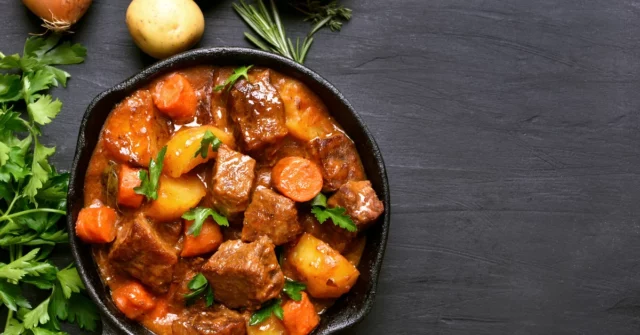 Delicioso jantar para domingo. Demos uma receita, você cozinha. Pastor croata

