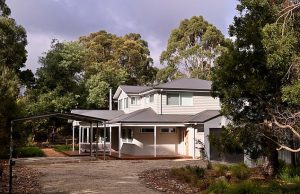 Destino para as casas de US $ 1,2 milhão de Erin Patterson A casa de Erin Patterson em Leongatha permanece vazia e foi hipotecada para pagar cobranças legais