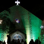 Destruição israelita para a igreja de Ghaza, matando 3 e padres
