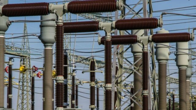 Diante da crise energética global, Indef enfatiza que o setor de eletricidade é uma solução estratégica

