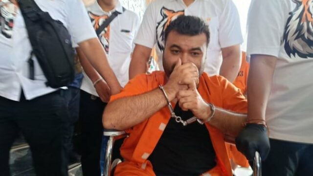 Dinheiro de troca falsa, dois caucasicos roubaram RP. 191 milhões em Vila Bali!

