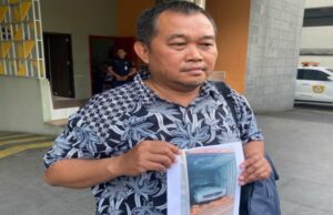 Dizem que Riza Chalid vive na Malásia e se torna filho dos parentes do sultão Dizem que Riza Chalid vive na Malásia e se torna filho dos parentes do sultão